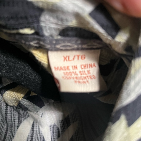 Tommy Bahama Hawaiian Shirt 🌺 - Picture 6 of 16